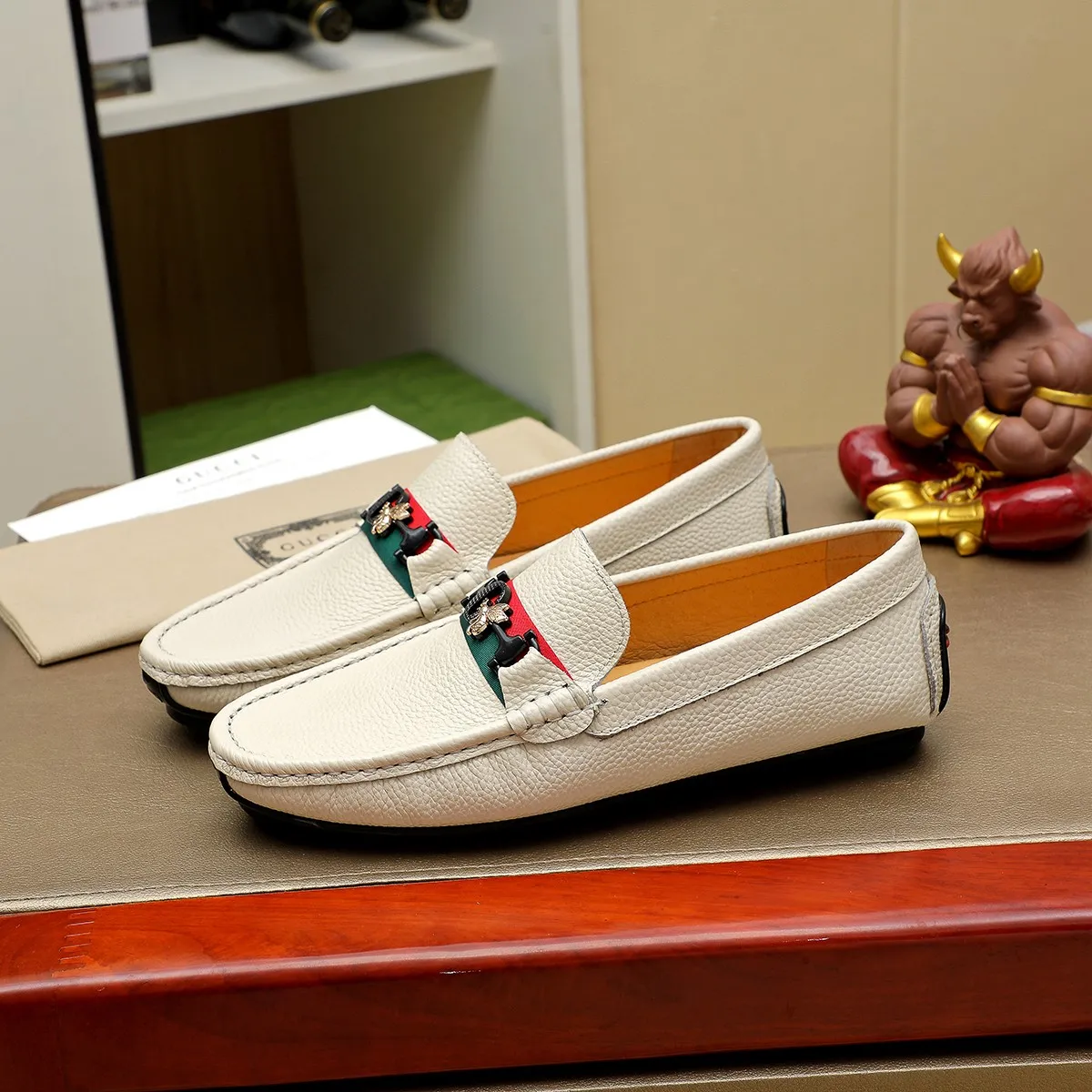 Men's shoes 💰360💰💰GUCCI Gucci official website synchronizes the latest model 🛃The upper is made of imported cowhide, 🐷leather lining, rubber outsole, 🎩🎩top-notch handcrafted workmanship with fine stitches and threads🔍definitely satisfy those perfectionist men who pursue high luxury quality 👏 Colors available! Code number 38-45 Large quantity in stock